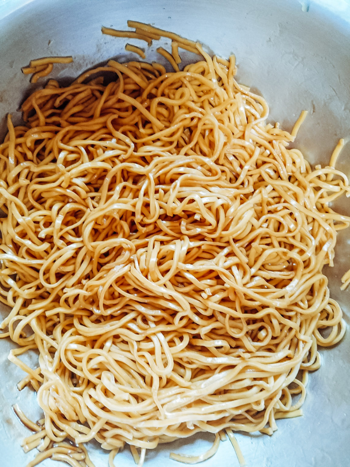 30-Minute Restaurant Style Chicken Lo Mein - THE MOMMY SPICE