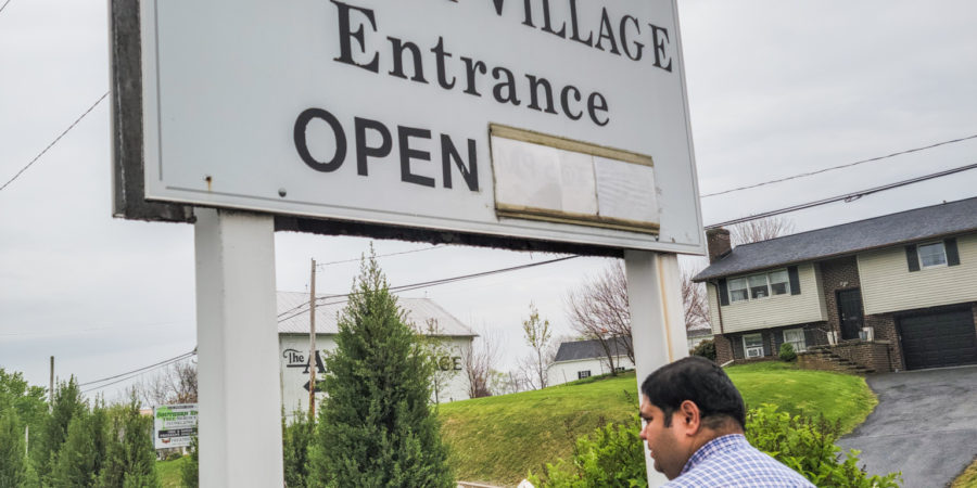 The Amish Village entrance